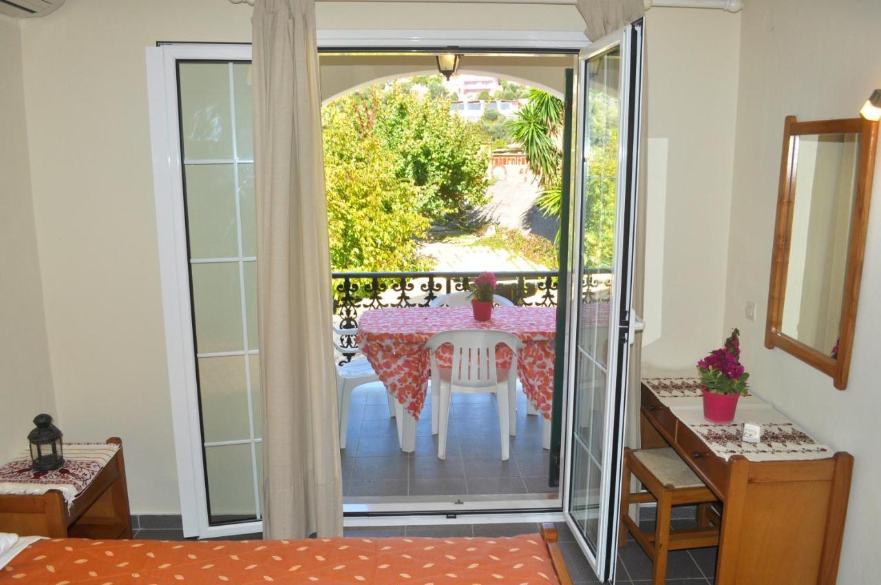 Yannis - Holiday Apartments On Agios Gordios Beach In Corfu Ngoại thất bức ảnh