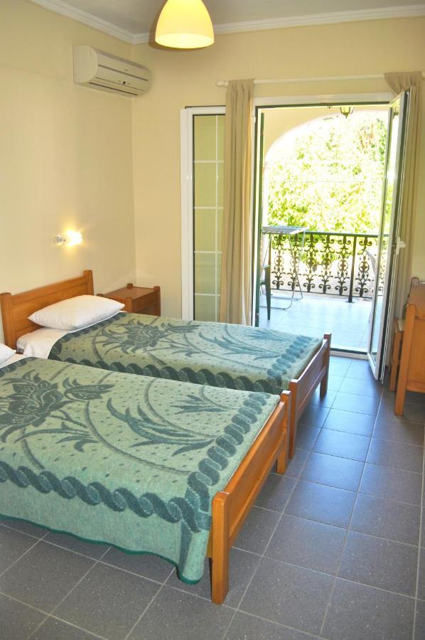 Yannis - Holiday Apartments On Agios Gordios Beach In Corfu Ngoại thất bức ảnh